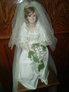 lot 165 image: Princess Diana replica doll & Wedding Dress - very high end
