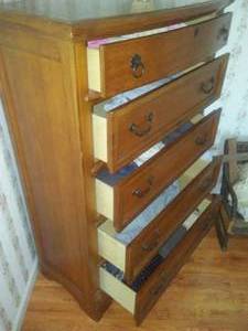 lot 237 image: Oak 5 Drawer High Boy, Gentlemans Dresser