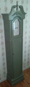 lot 238 image: Floor Clock with storage