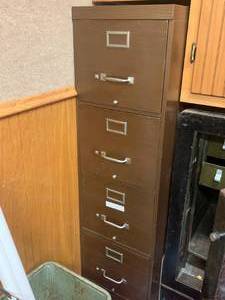 lot 4 image: 4 Drawer File Cabinet