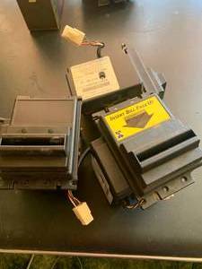 lot 7 image: Lot of 3 Mars Electronics Bill Acceptors