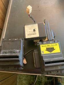 lot 8 image: Lot of 3 Mars Electronics Bill Acceptors