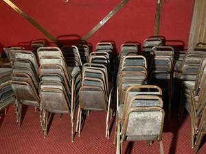 lot 41 image: Lot of 25 Banquet Stackable Chairs