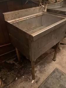 lot 67 image: Stainless Steel Individual Sink 18 x 24 x 30 tall