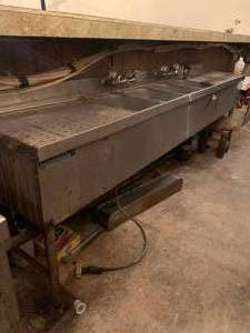 lot 68 image: 4 Tub Stainless Steel Sink (8 feet long)