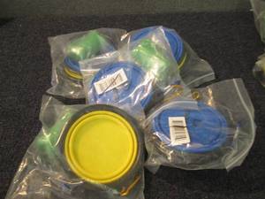 lot 59 image: 5 Sets Collapsible dog waterfood b...