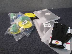 lot 67 image: 3 Sets Collapsible dog waterfood b...