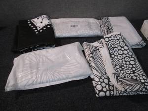 lot 71 image: 5 Wall Tapestries...