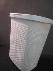 lot 120 image: 50 L White Plastic Laundry Basket w...