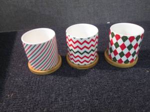 lot 144 image: 4 Mini Planters with Trays...
