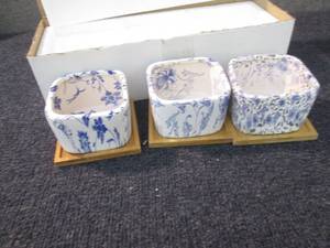 lot 187 image: 3 Small Planters with Trays...