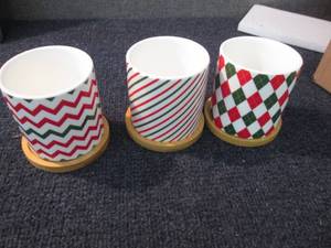 lot 228 image: 2-3pks Small Planters with Trays...