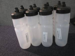 lot 242 image: 8 Hyperflow pro Bottles with Grips...