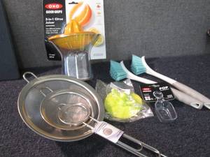 lot 273 image: 2 Brushes, Juicer, Strainer Set, Co...