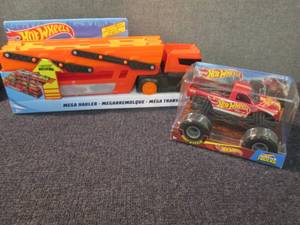 lot 320 image: Hot Wheels Mega Hauler, Monster Tru...