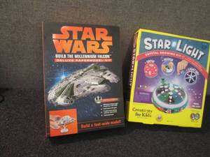 lot 326 image: Star Wars Deluxe Papermodel Kit, St...