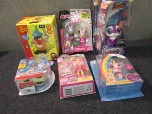 lot 343 image: 6 Assorted Toys Y2...