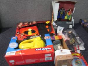 lot 352 image: Assorted Toys Y2...