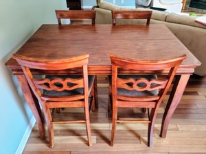 Butterfly Leaf Center Height Table And Chairs