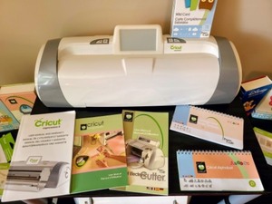 Pair Of Cricut Die Cutting Machines And Cartridges