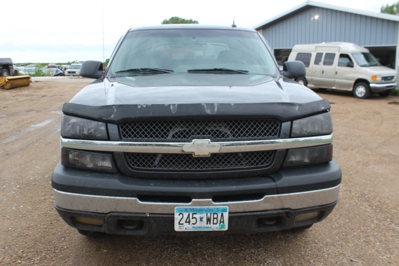 lot 6028 image: 2005 Chevrolet Avalanche 4x4