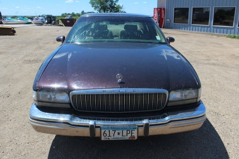 lot 6044 image: 1992 Buick Park Avenue Ultra