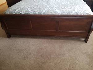 Elegant Mahogany King Bed