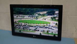lot 98 image: LG 26 Commercial HD LCD Television  TV  Display  Monitor Model 26LD350C