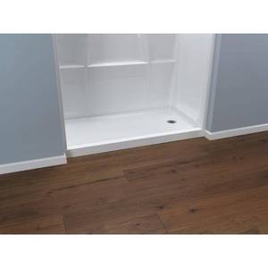 lot 333 image: Delta Classic 400 32 in. x 60 in. Single Threshold Right Drain Shower Base in High Gloss White, 40094R