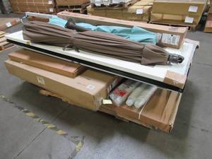 lot 310 image: WHOLESALE MIXED PALLET OF MISCELLANEOUS INDOOROUTDOOR FURNITURE AND MORE
