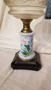 lot 20 image: Antique Oil Lamp with Handpainted Glass Base