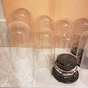 lot 163 image: Glass Dome Collection
