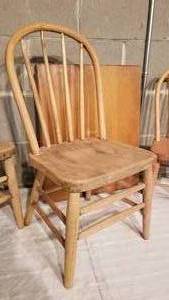 lot 118 image: Set of Childrens Chairs and Folding Play Table