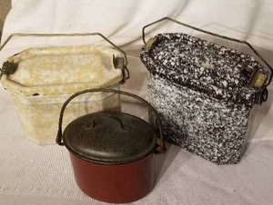 lot 122 image: Old Vintage Enamelware Lunch Boxes