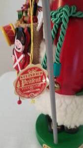 lot 80 image: Steinbach Father Christmas Nutcracker  no. 32797500 with box