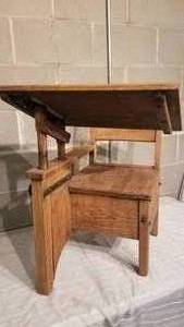 lot 102 image: Antique Oak Student Desk