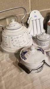 lot 107 image: Antique German Blue and White Enamelware