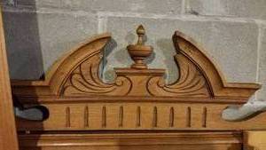 lot 4 image: Antique 34 Carved Bed Frame