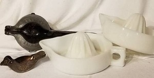 lot 116 image: Collection of Vintage Juicers