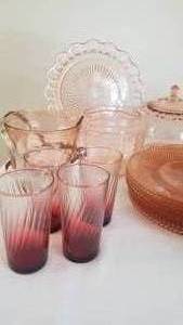 lot 85 image: Vintage Pink Depression Glass Collection