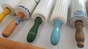 lot 89 image: Antique Rolling Pin Collection  Lot of 9