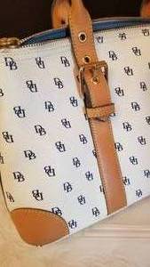 lot 46 image: Dooney & Bourke White Monogram Handbag Purse