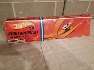 lot 171 image: Vintage Hot Wheels Stunt Action Set