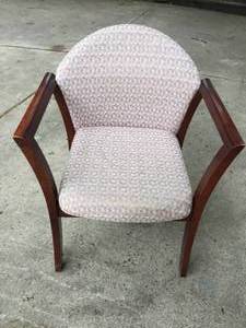 lot 74 image: Vintage Chair