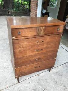 lot 75 image: Vintage Five Drawer Dresser