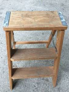 lot 79 image: 2 Foot Wooden Step Ladder
