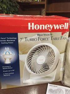 lot 81 image: Honeywell Seven Inch Table Fan