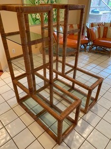 lot 2 image: Decorative Wicker Bookshelf
