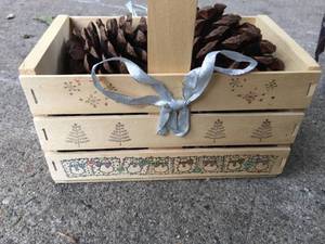 lot 112 image: Assorted Christmas Decor