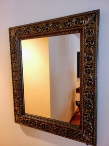 lot 28 image: Vintage Gold Wall Mirror